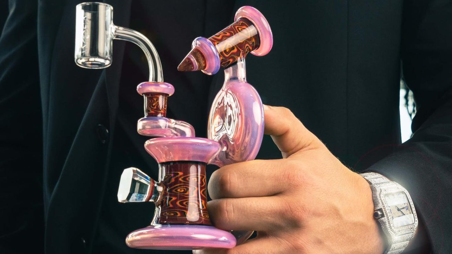 Can You Smoke Wax Out of a Bong?