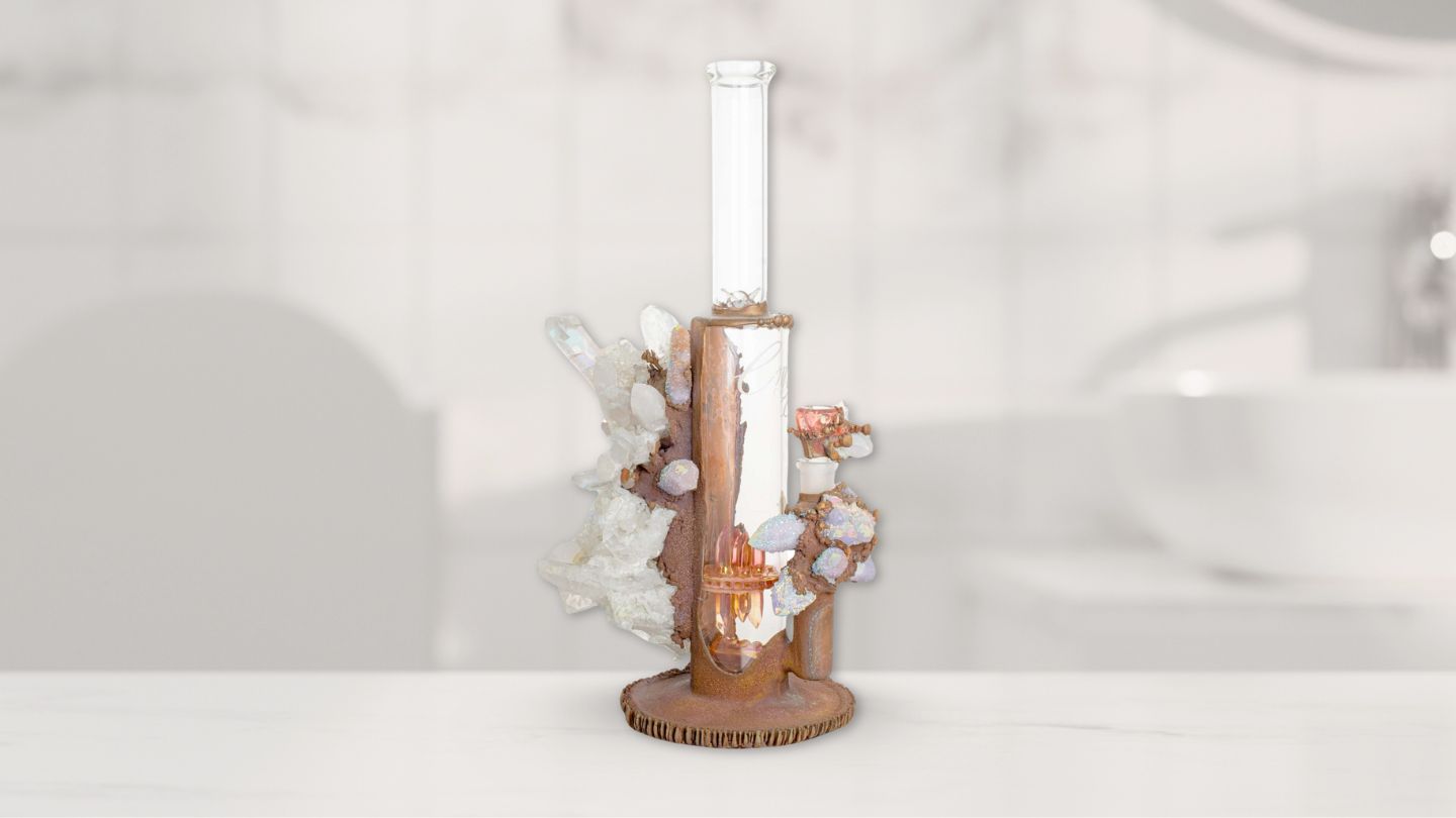 How to Choose Between a Straight Tube Bong and a Beaker Bong