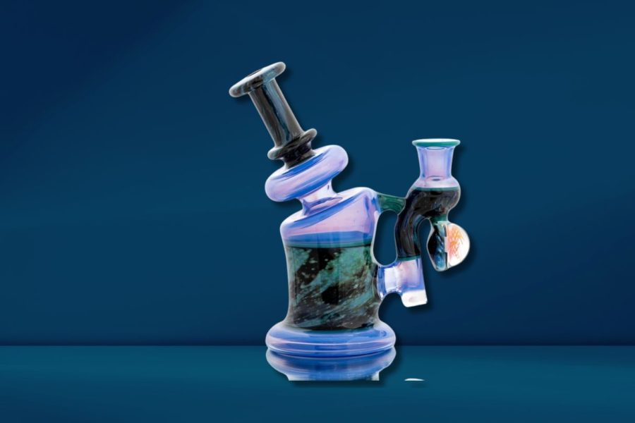 Bong vs Bubbler: Which Smoking Device is Right for You?