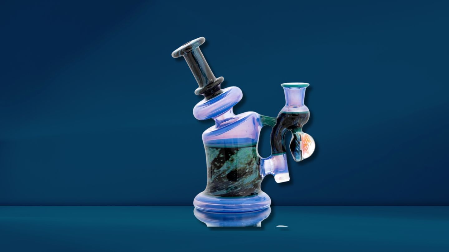 Bong vs Bubbler: Which Smoking Device is Right for You?